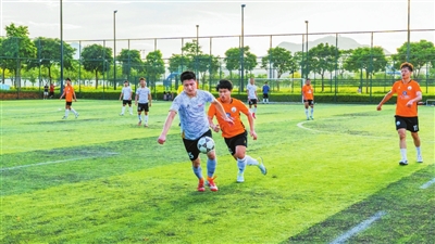 img, 年队顶住压, div