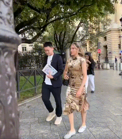 贾玲更是用, caa